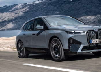 Yenilenen BMW iX