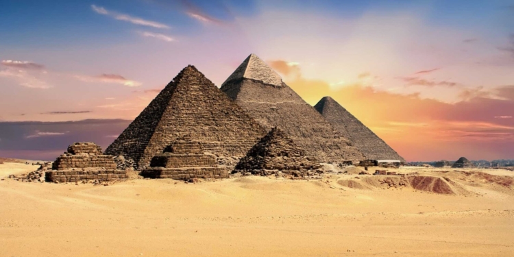 Büyük Giza Piramidi