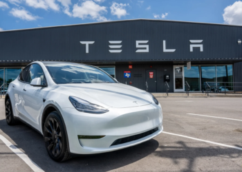 İzmir'de Yeni Tesla Mağazası Açıldı!