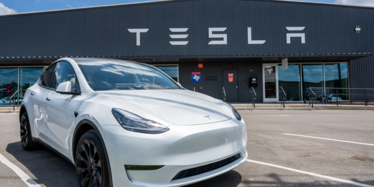 İzmir'de Yeni Tesla Mağazası Açıldı!