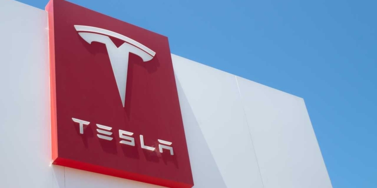 Tesla dibe vurdu! Bir alan bir daha almıyor!