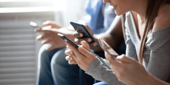 uzun süre telefon kukkanmak zararlı mı, telefon kullanmanın zararları nelerdir