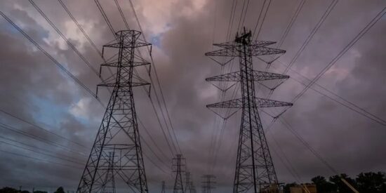 Avrupa Elektrik Kesintisi Sebebi Olan Atmosferik Titreşim Nedir?