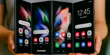 dörde katlanan telefon