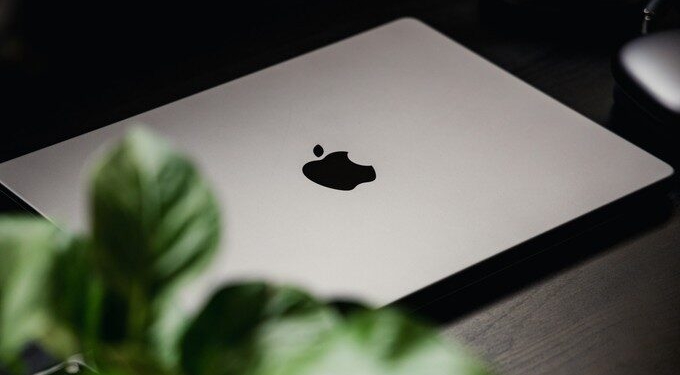M6 MacBook Pro