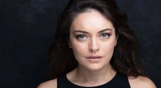 Ezgi Mola'nın Barcelona'daki evi Okupalar tarafından işgal edildi! Ezgi Mola'nın başına neler geldi?