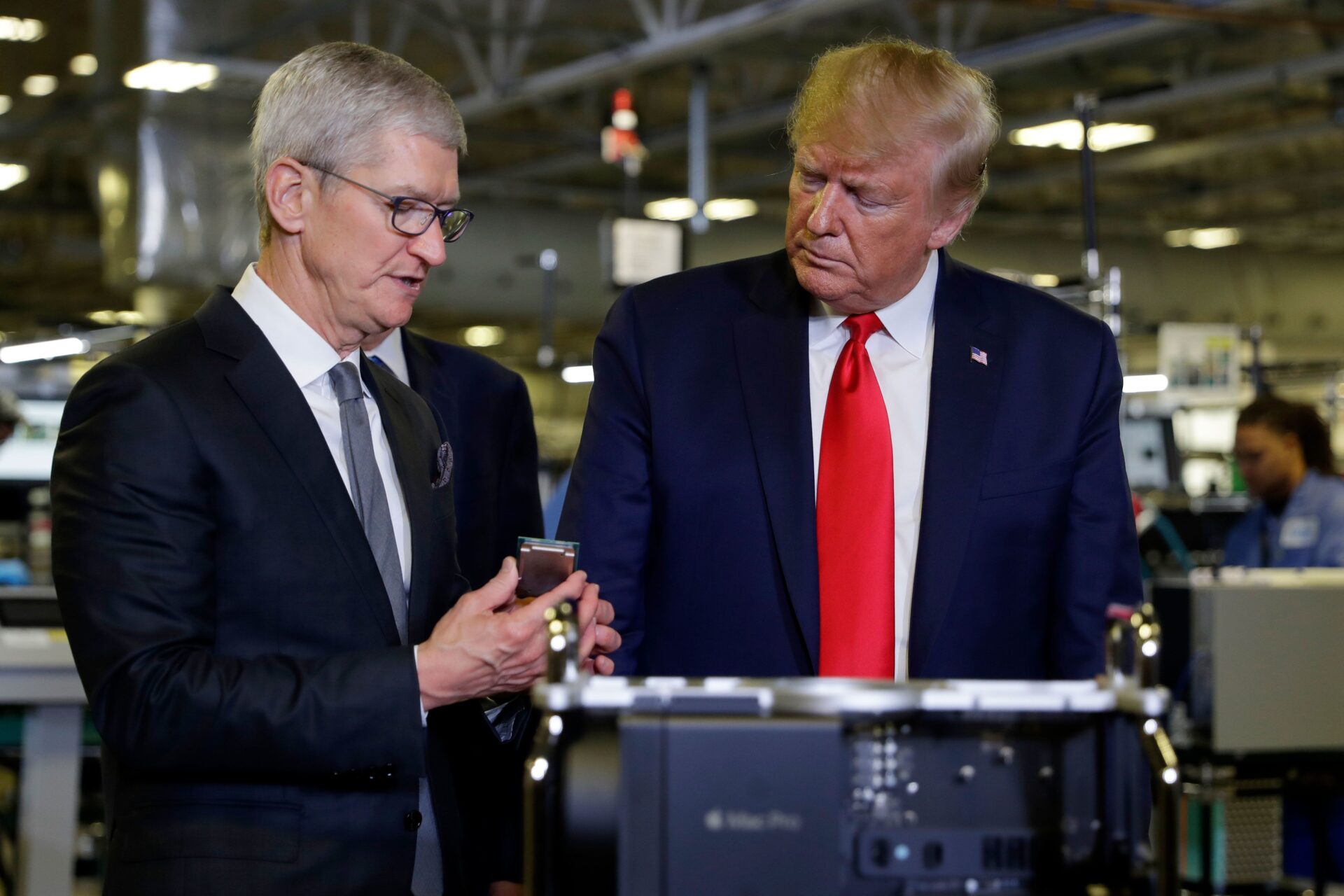 iphone fiyatı artabilir tim cook donald trump