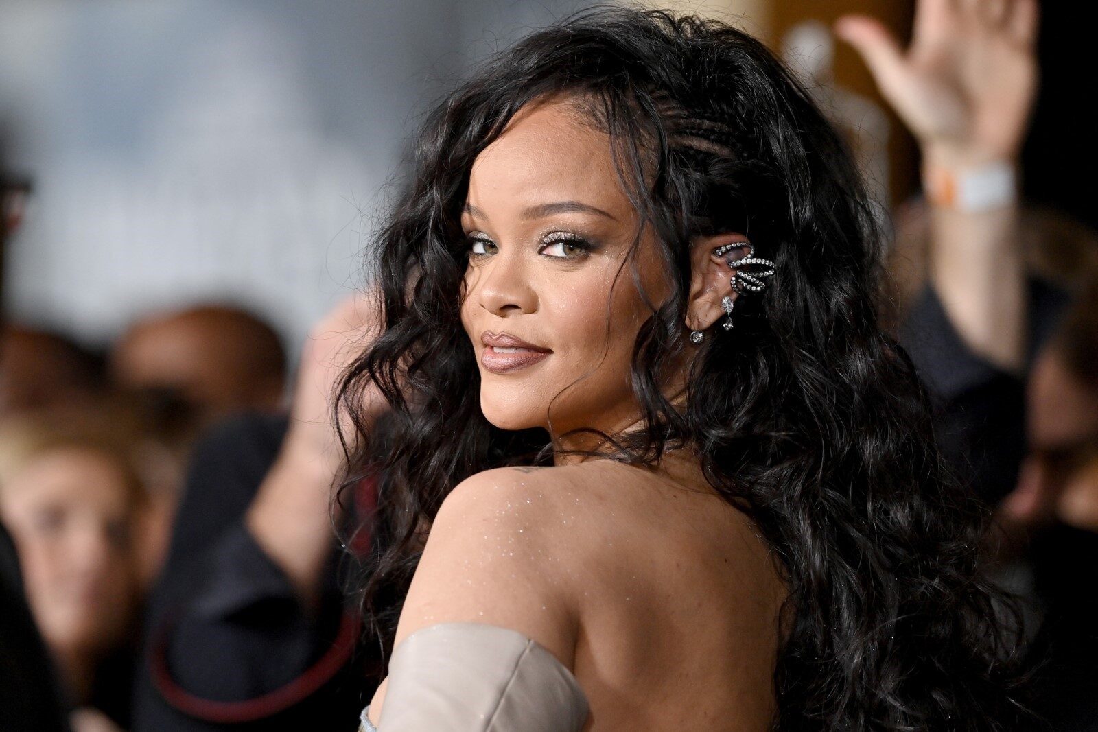 Rihanna'dan Şok Açıklama! Ünlü Pop Yıldızı Üçüncü Kez Anne Olacak mı?