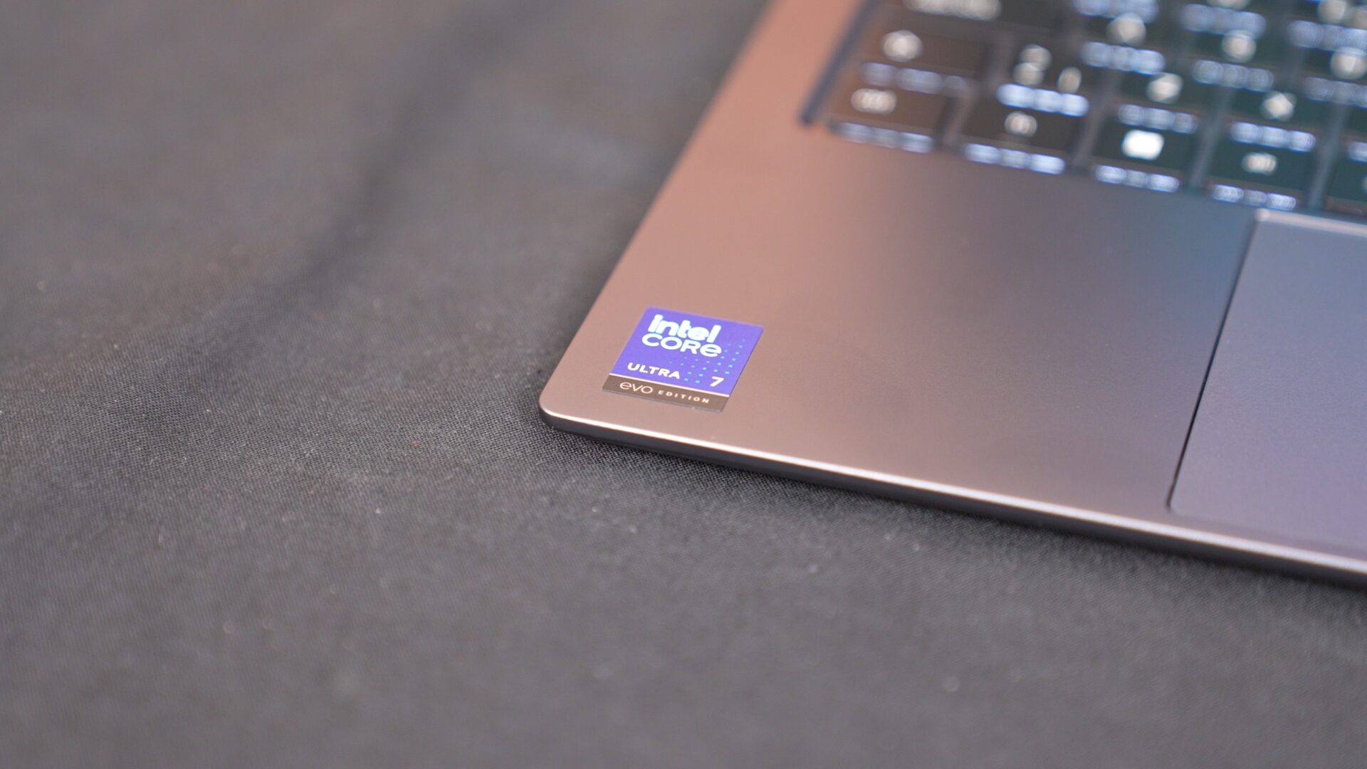 Şık, Zarif ve İşlevsel | Lenovo ThinkPad X9 14 Aura Edition İncelemesi