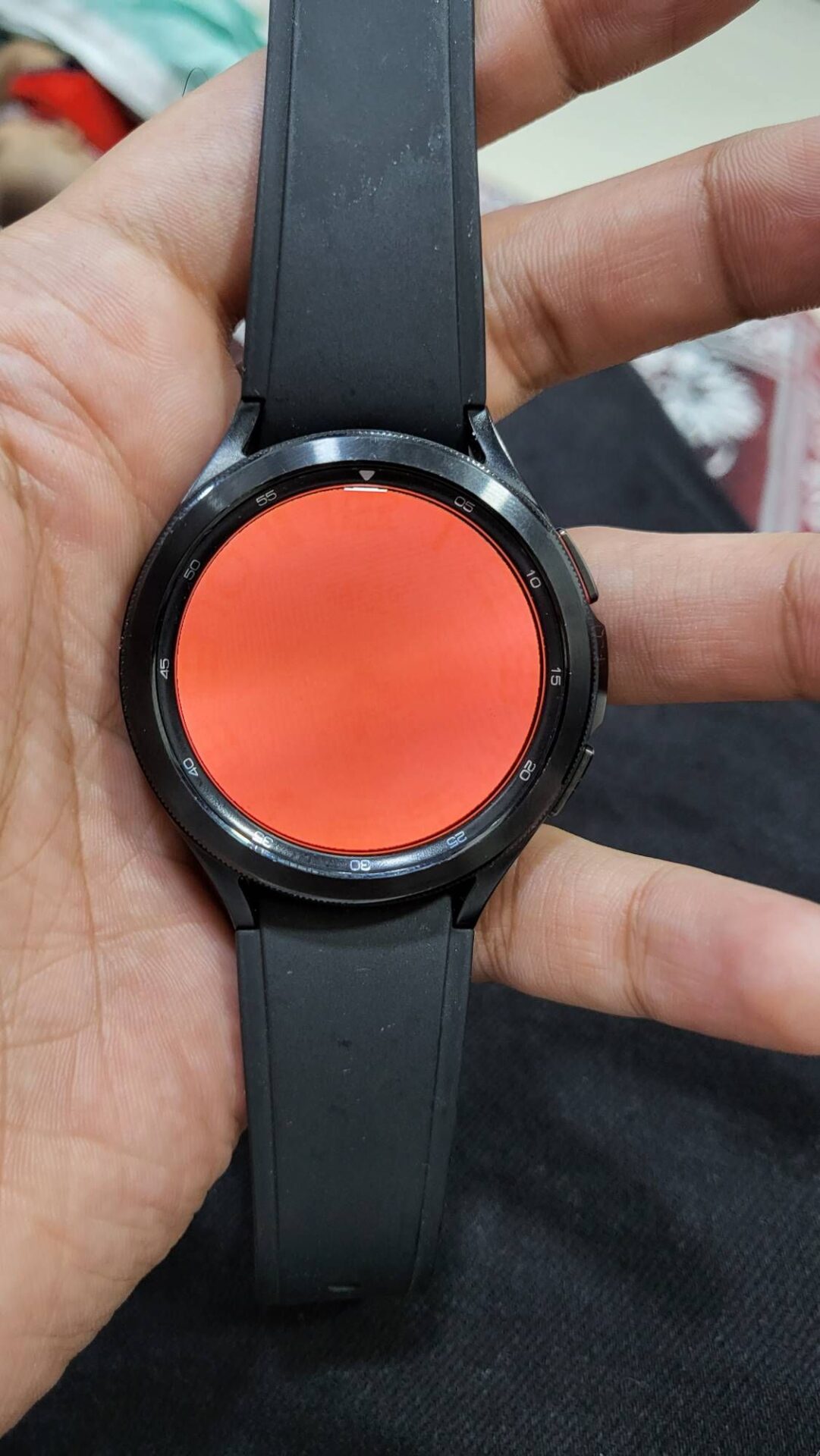 galaxy watch 4 kırmızı ekran sorunu
