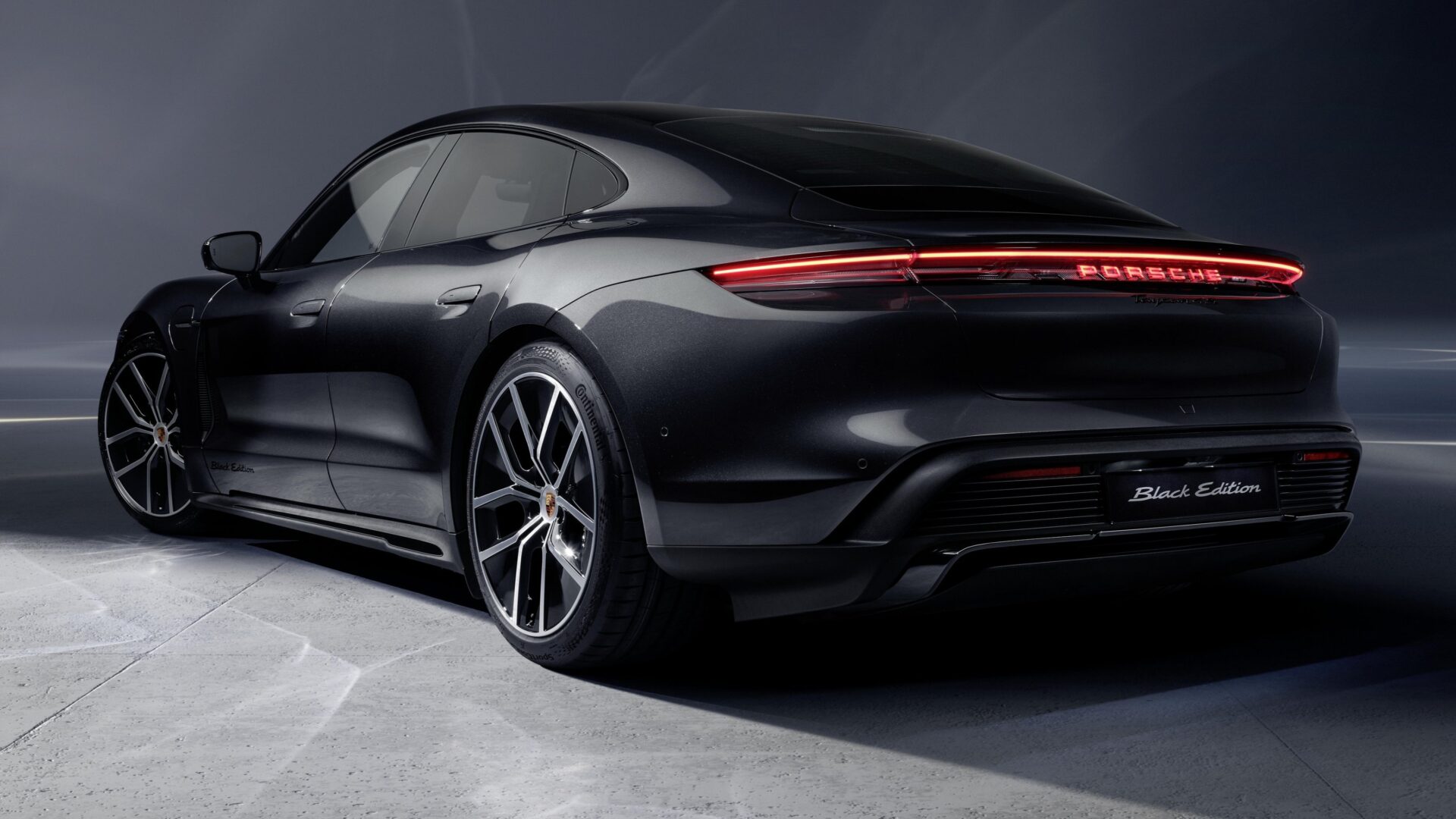 Porsche Taycan Black Edition