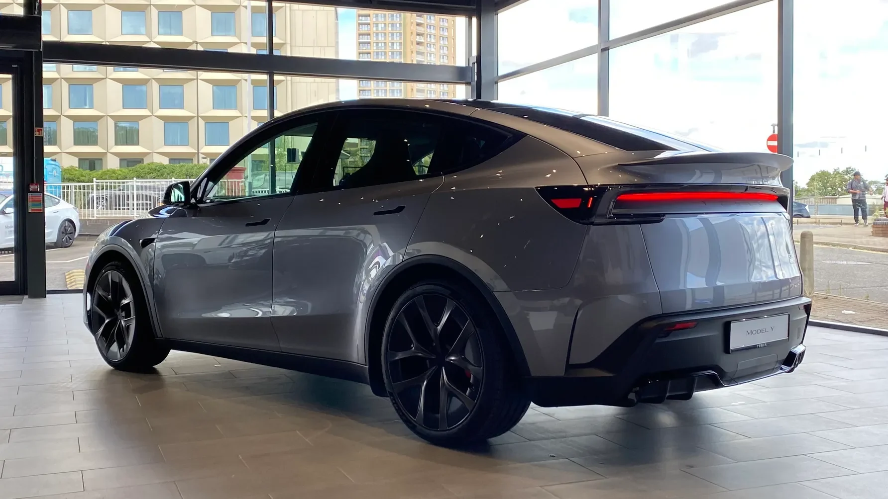 tesla model y performance tesla model y performance fiyatı özellikleri