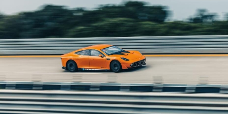 Mercedes-AMG GT 4-Kapı Coupe kış testlerinden geçti! Neler sunacak? Mercedes-Benz AMG GT XX rekor kırdı!