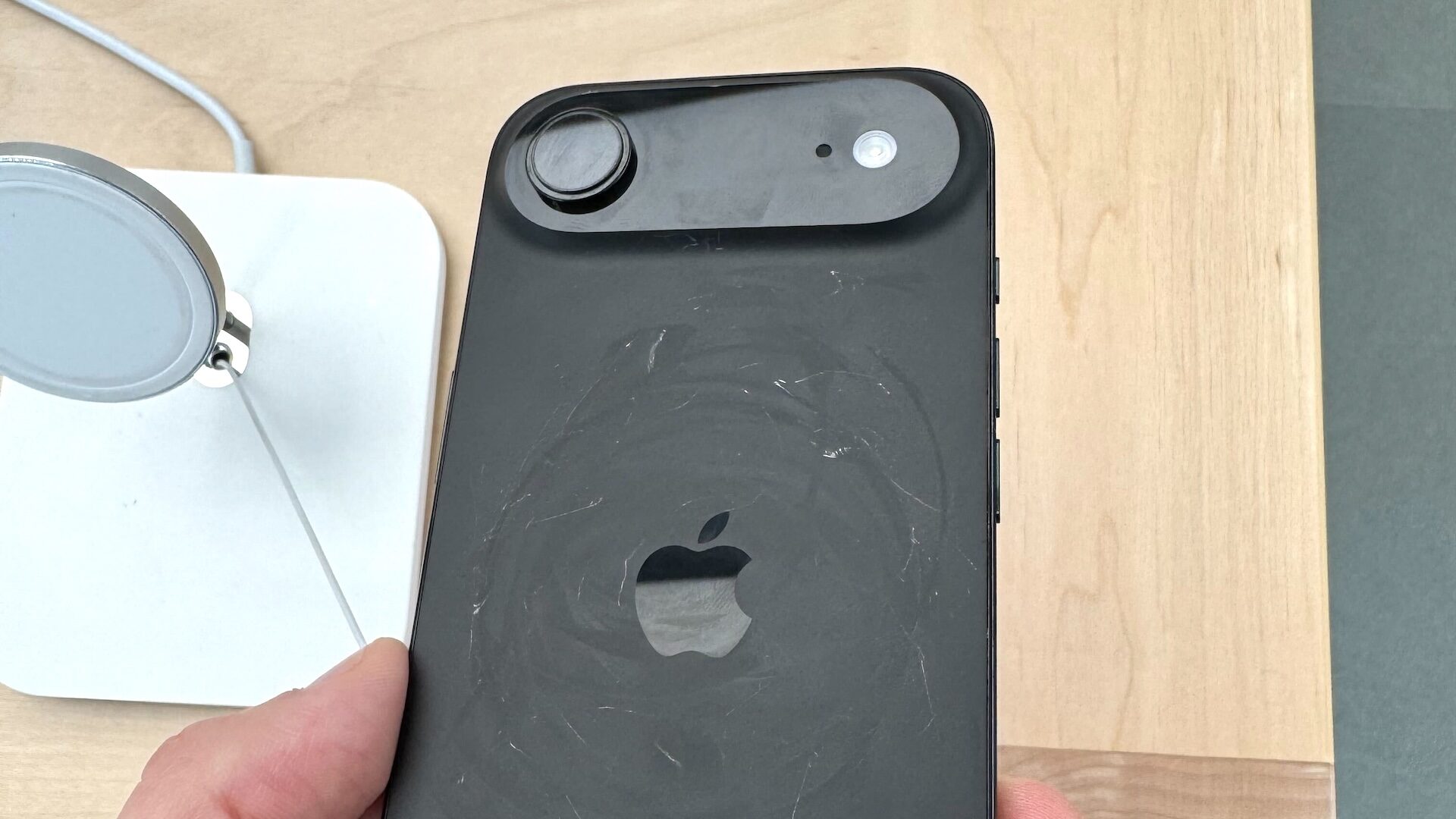 iPhone 17 çizilme sorunu