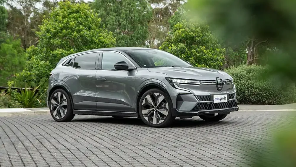 2025 renault megane e-tech türkiye fiyatı donanımları
