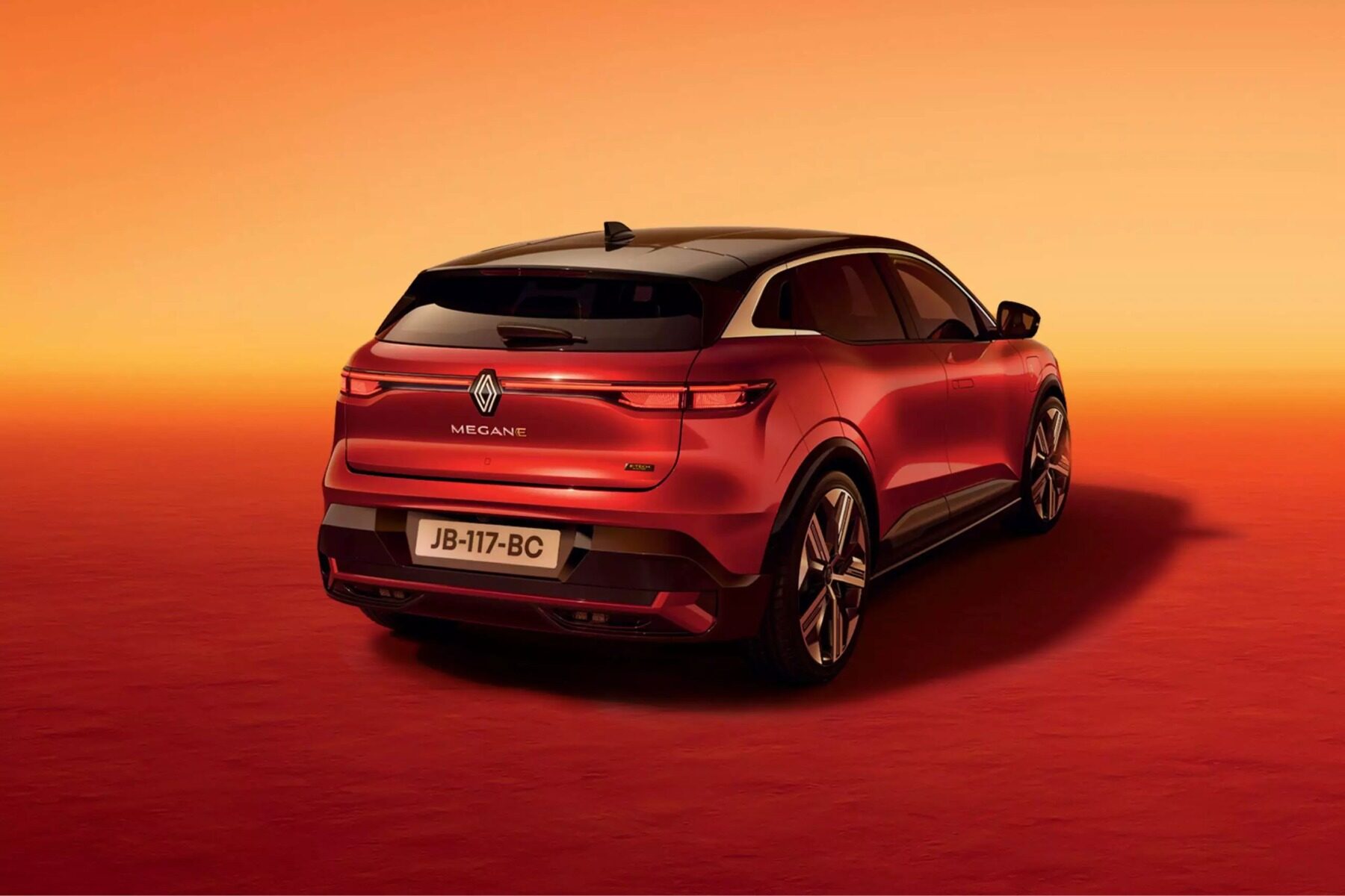 2025 renault megane e-tech türkiye fiyatı donanımları