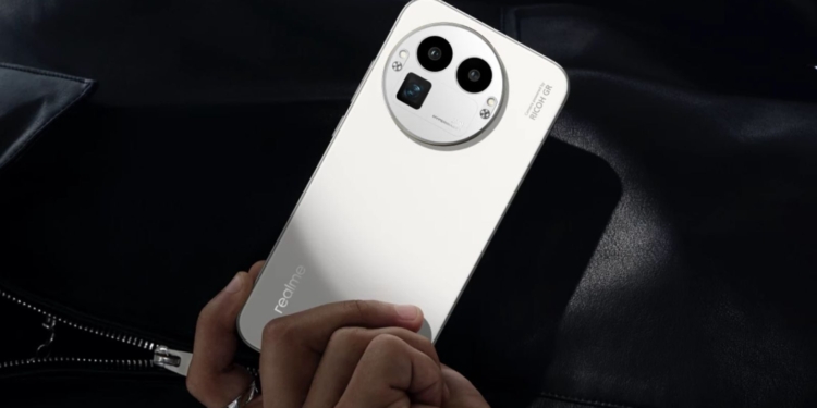 Realme GT 8 ve Realme GT 8 Pro