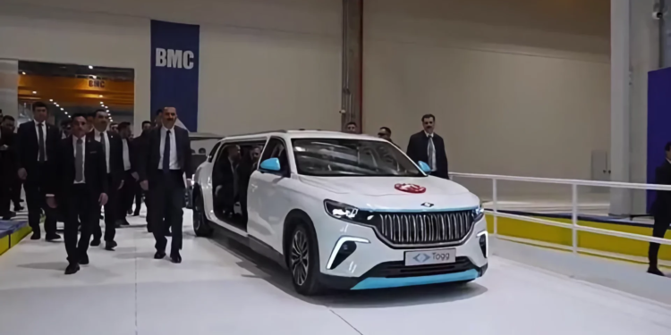 Cumhurbaşkanı Erdoğan'a özel üretilen Togg limuzin görüntülendi! Togg limuzin togg t10x limuzin tanıtıldı