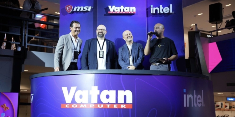 Game Up: Nokta Atışı turnuvasının büyük finali Vatan Topkapı'da gerçekleşti vatan bilgisayar game up turnuva