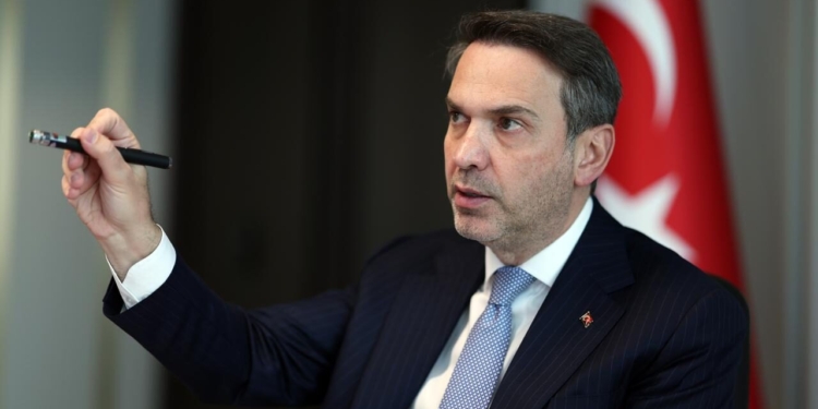 Türkiye ne kadar elektrik üretiyor? İşte Türkiye'nin elektrik üretim kapasitesi Enerji ve Tabii Kaynaklar Bakanı Alparslan Bayraktar
