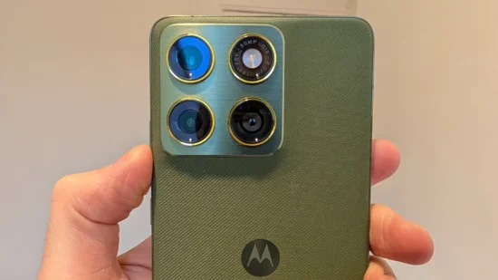 Yeni Motorola telefon, Galaxy S26 Ultra ve iPhone 17 Pro tokatlamaya geliyor! Motorola Signature