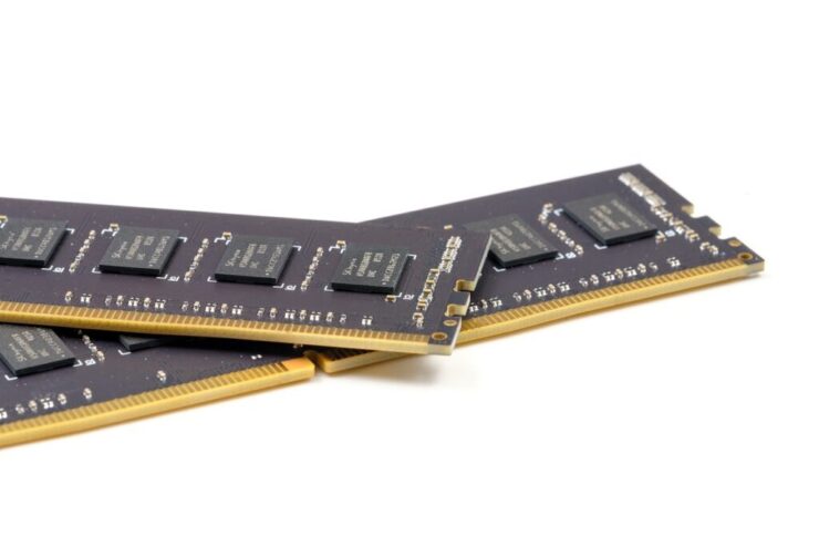 Apple RAM krizinden etkilenmemek için ne yapacak? İşte yeni strateji! RAM krizi telefonları da etkileyebilir! 16 GB RAM'e veda