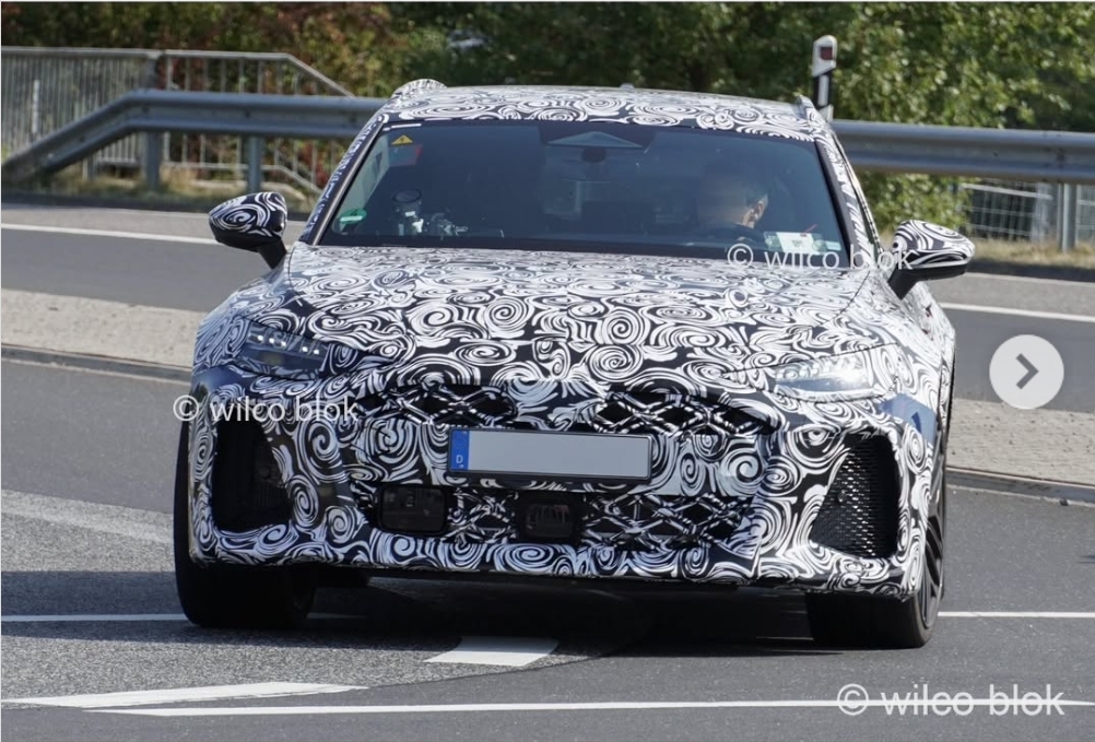 Hibrit motorlu Audi RS6 görüntülendi! Aileler bunu beğendi!