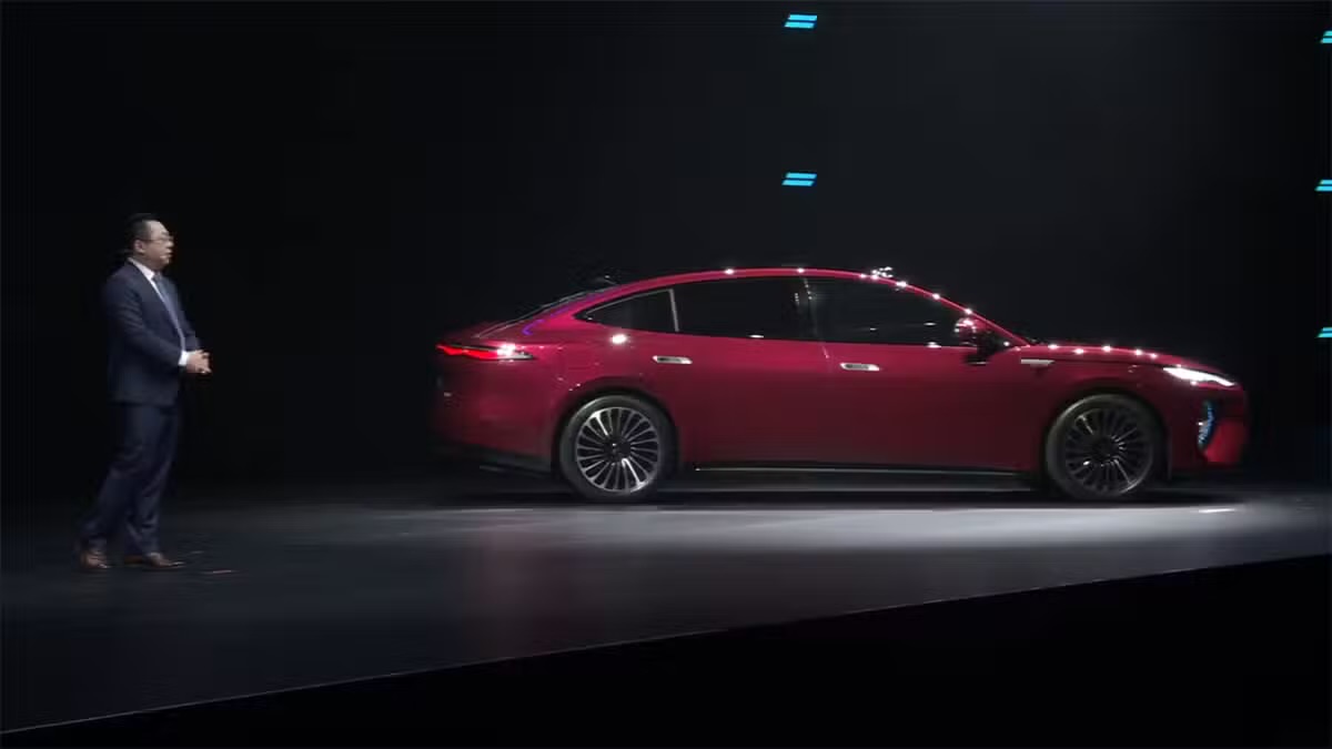 BYD Seal 08 görücüye çıktı! Yeni elektrikli BYD neler sunuyor?