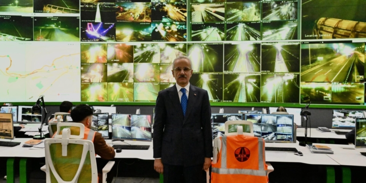 İstanbul 5G destekli akıllı yola kavuştu! Bakan Uraloğlu açıkladı! #1