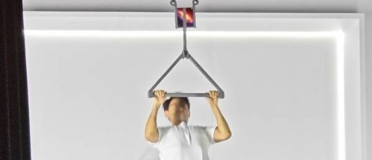 Honor Magic V6 menteşesi o kadar dayanıklı ki üstünde barfiks çektiler! Yok artık! #1