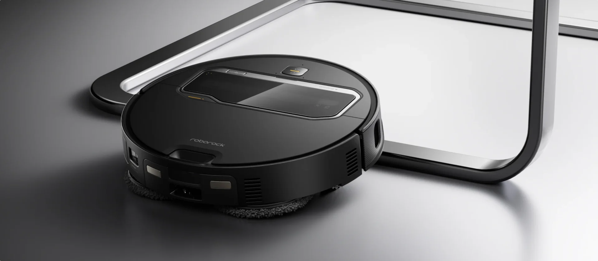  Eşyaları toplayabilen robot süpürge