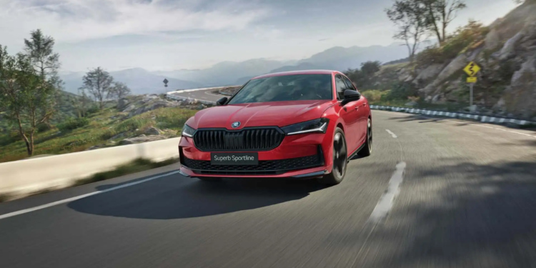 Yeni Skoda Superb Sportline Türkiye'de! İşte fiyatı ve özellikleri! #1