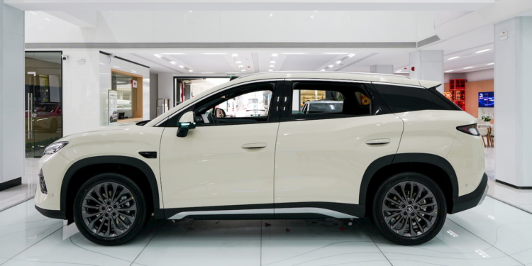 BYD Song Ultra EV rekor siparişle yollara çıktı! 5 dakikada şarj olan yeni SUV neler sunuyor?