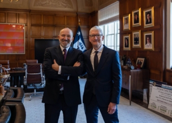 Tim Cook'tan Kritik Görüşme! CEO'luk Sonrası İçin İlk Adımlar mı?