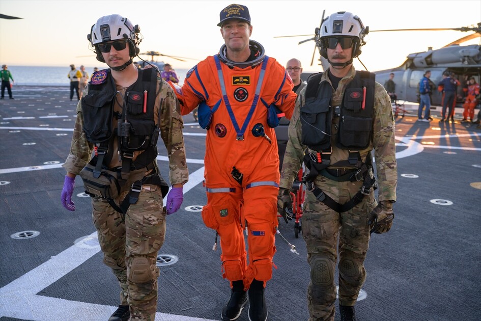 Artemis 2 astronotları Dünya'ya döndü! Yıllar sonra gelen Ay görevi nasıl geçti? #2