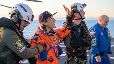 Artemis 2 astronotları Dünya'ya döndü! Yıllar sonra gelen Ay görevi nasıl geçti? #4