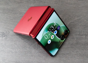 Moto Razr Ultra 2026 özellikleri üzebilir! İşte sebebi! #1