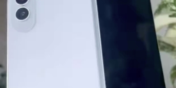 Galaxy Z Fold Wide maketi sızdırıldı! Yeni katlanabilir telefon neler sunacak?