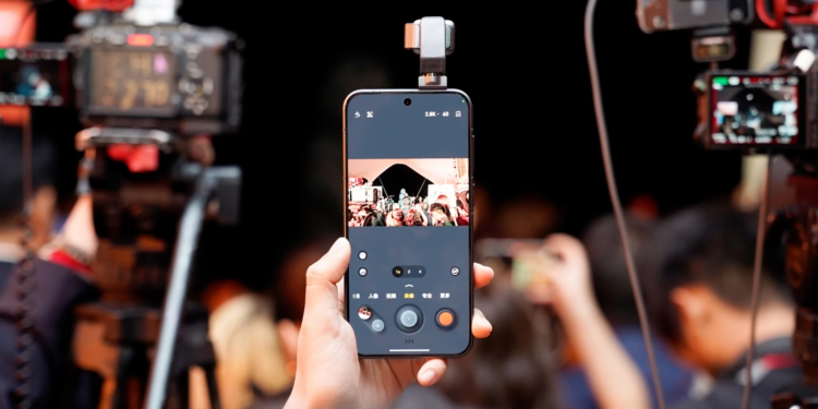 Honor Robot Phone lansman tarihi belli oldu! Yenilikçi cihaz ne zaman çıkacak?