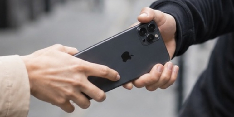 iPhone hırsızlık koruması için yeni özellik yolda! Apple kapkaççılara karşı nasıl bir önlem alıyor?