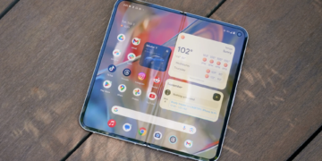 Orijinal Pixel Fold ekranında siyah ekran sorunu! Güncelleme başı dertte mi?