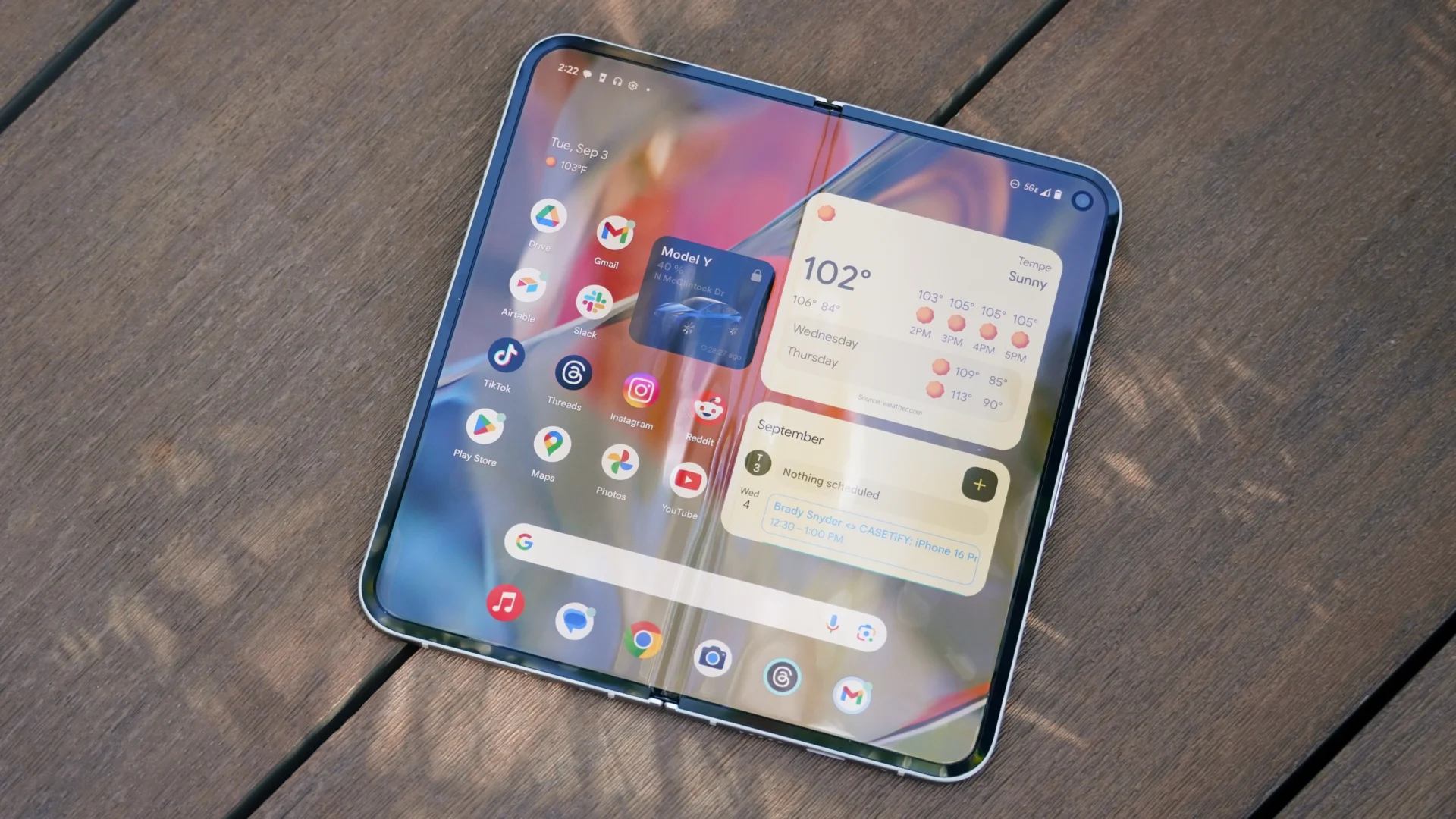 Orijinal Pixel Fold ekranında siyah ekran sorunu! Güncelleme başı dertte mi?