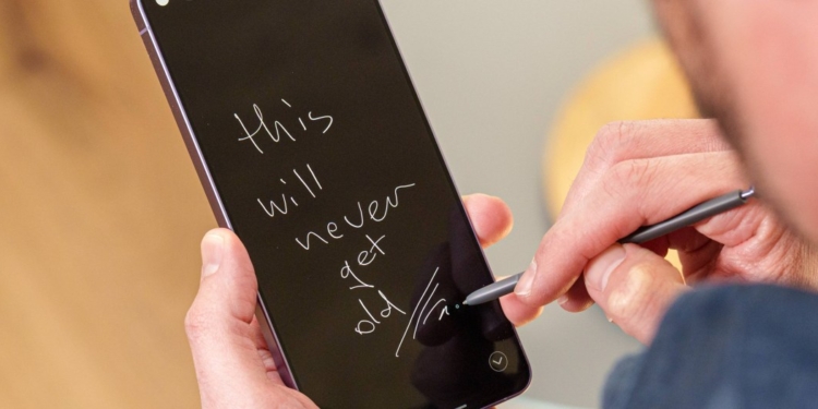 Samsung Penup uygulamasına önemli özellikler geldi! Uygulamayı güncellediniz mi?