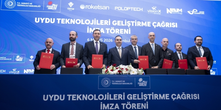 Türkiye 2027'de Ay'a ulaşıyor! Milli hibrit roket motoru derin uzayda neyi değiştirecek?