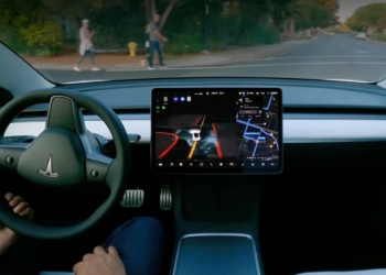 Tesla FSD Avrupa onayında engele takıldı! Otonom sürüş sistemi neden eleştiriliyor?