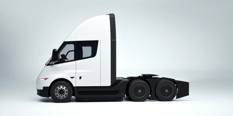Tesla Semi batarya özellikleri resmiyet kazandı! Elektrikli tır pazarı nasıl şekillenecek?