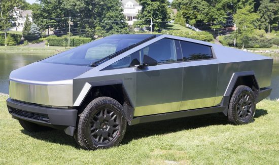 Çin’de Elektrikli Araç Pazarı Kızıştı: Tesla Vites Yükseltti