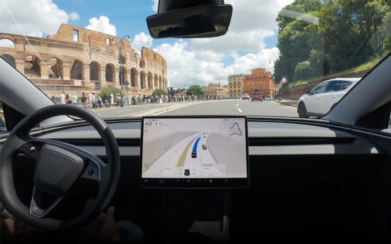 Tesla Sahiplerine Müjde: Tam Otonom Sürüş (FSD) Türkiye Yolunda!