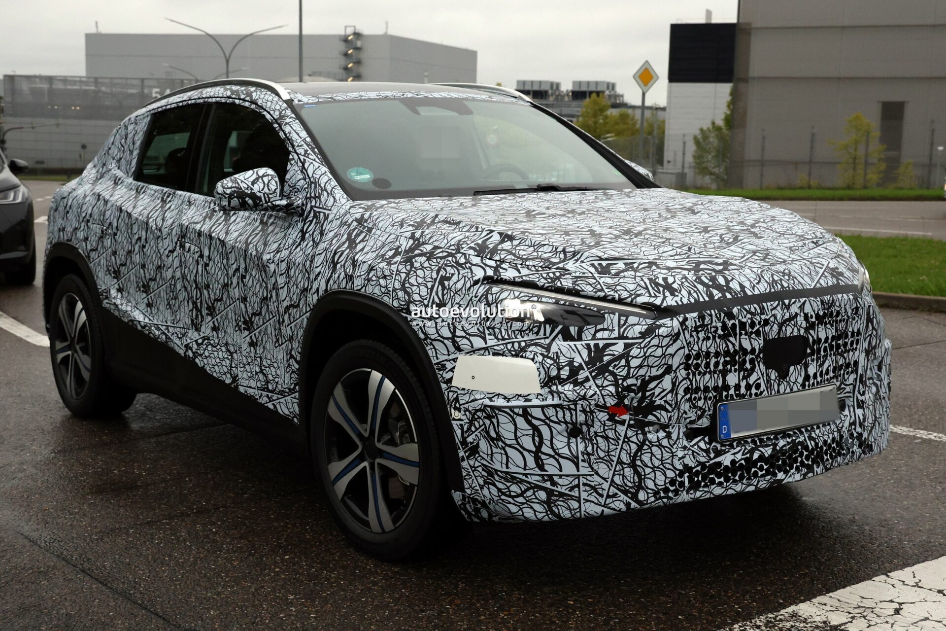 MMA Platformunun Yeni Üyesi: Elektrikli Mercedes-AMG GLA’dan İlk Teknik Detaylar Geldi