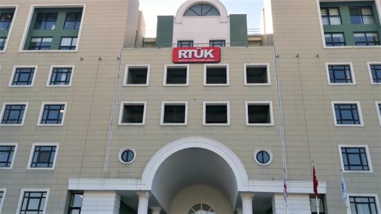 İnternet Yayıncılığında Kurallar Değişiyor: RTÜK’ten YouTube ve Sosyal Medyaya Denetim Sinyali!